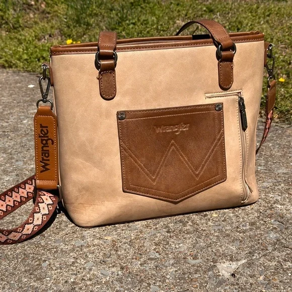 Wrangler Aztec Faux Leather Tote • CCW Style Side Zip • Montana West Western - Picture 6 of 9